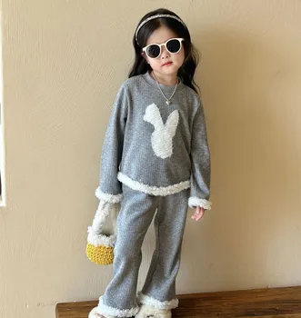 комплект детской одежды, одежда для маленьких девочек, комплект вязаных свитеров с милым рисунком кролика
