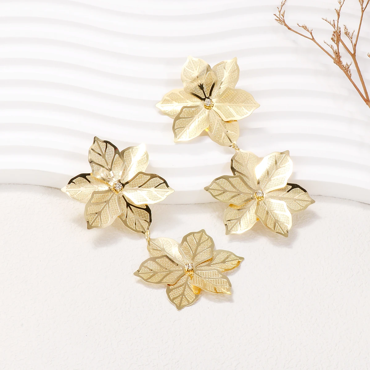 В тренде 2023 года Новые золотые серьги-капли в форме листьев для женщин, винтажные ювелирные изделия 2
