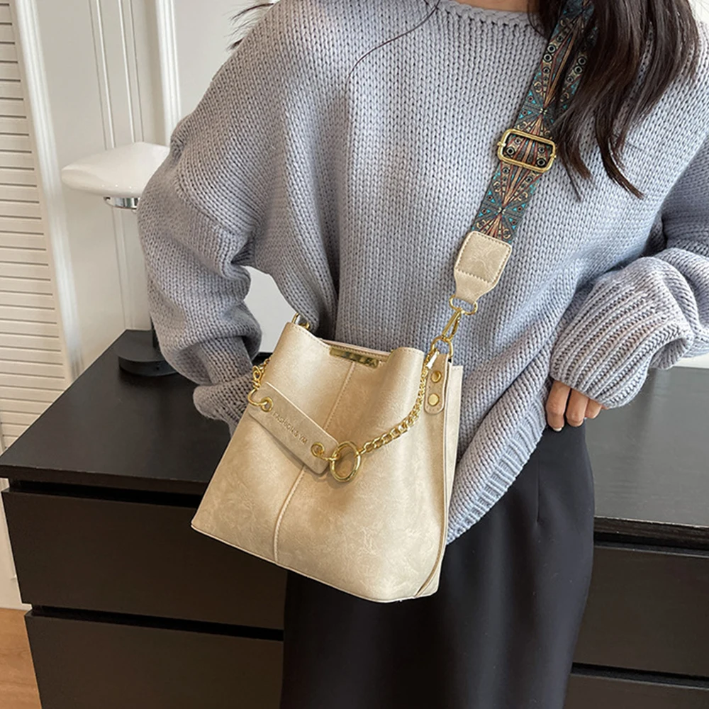 Модная сумка-мешок с цепочками, сумки через плечо на широком ремне для женщин, высококачественные женские сумки, брендовые сумки для поездок на работу, женская сумка через плечо 1